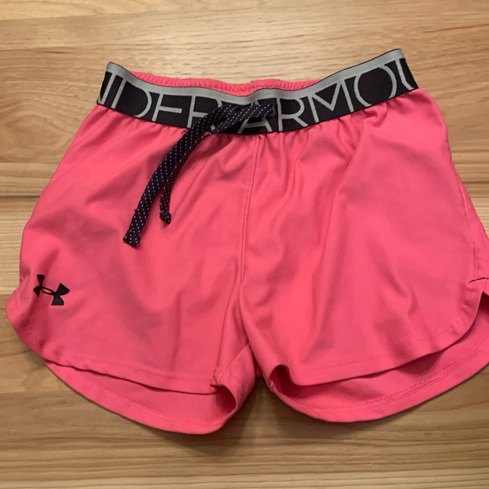 SMOKE FREE HOUSEHOLD. Girls under armour shorts.